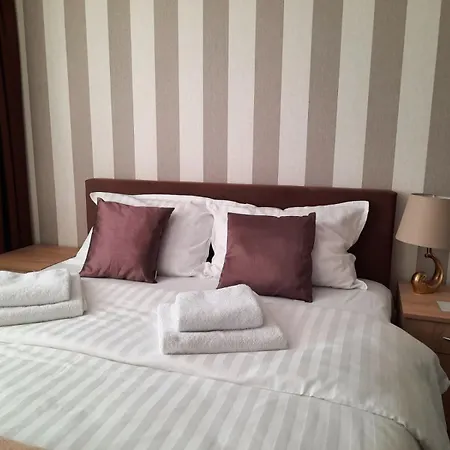 Divizija Lux بلغراد